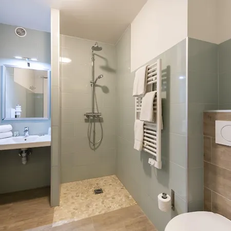 & Astor Otel 3*